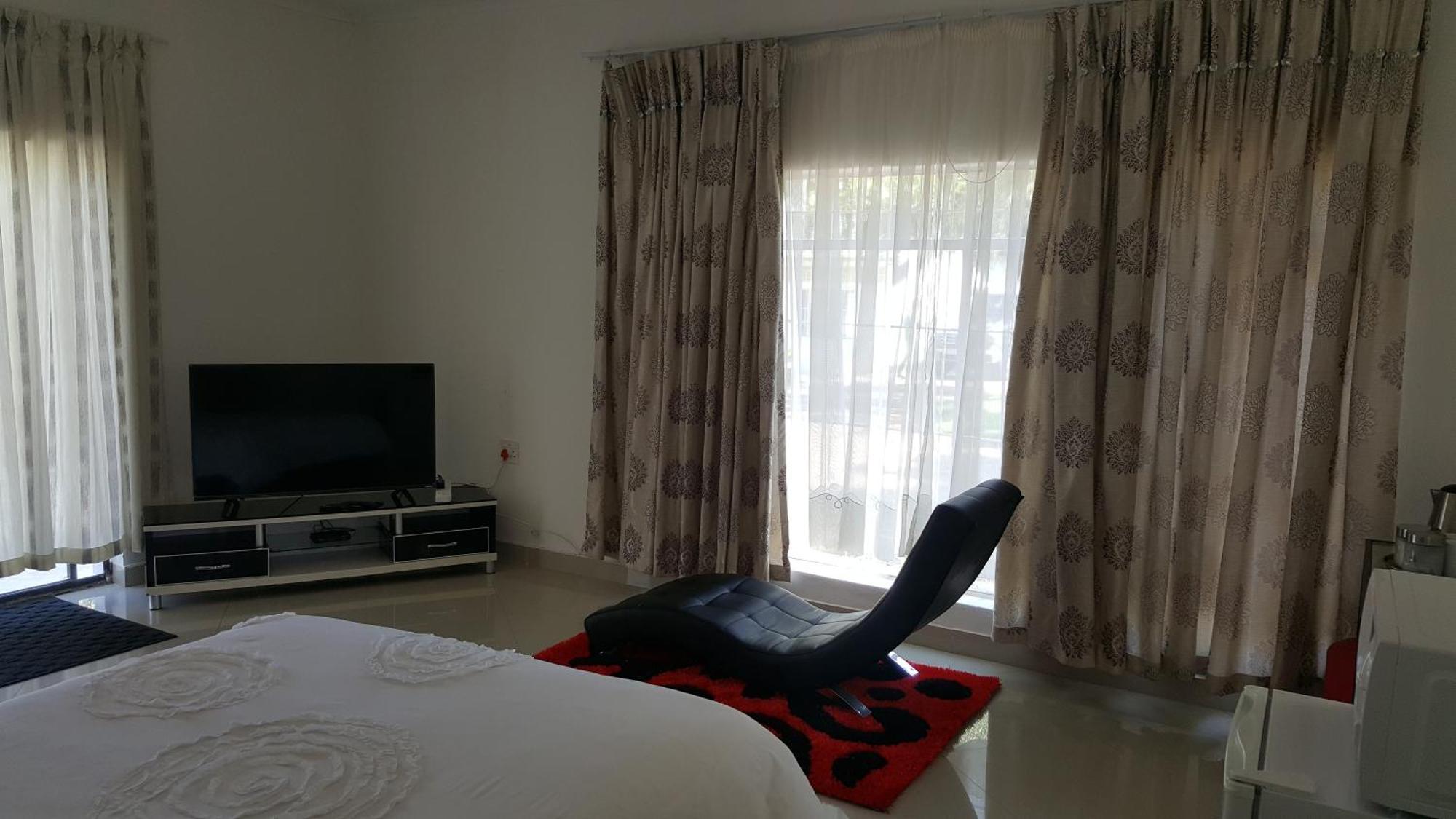 SimbaSun Cottages Midrand Esterno foto