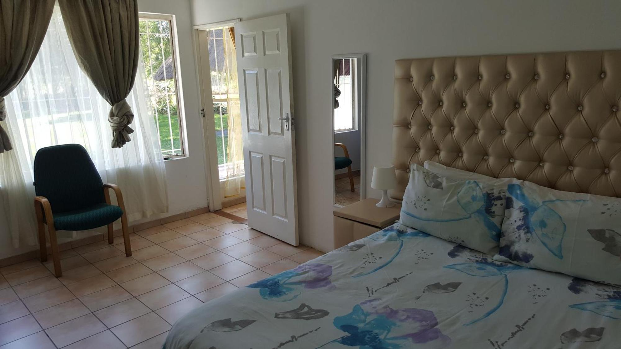 SimbaSun Cottages Midrand Esterno foto