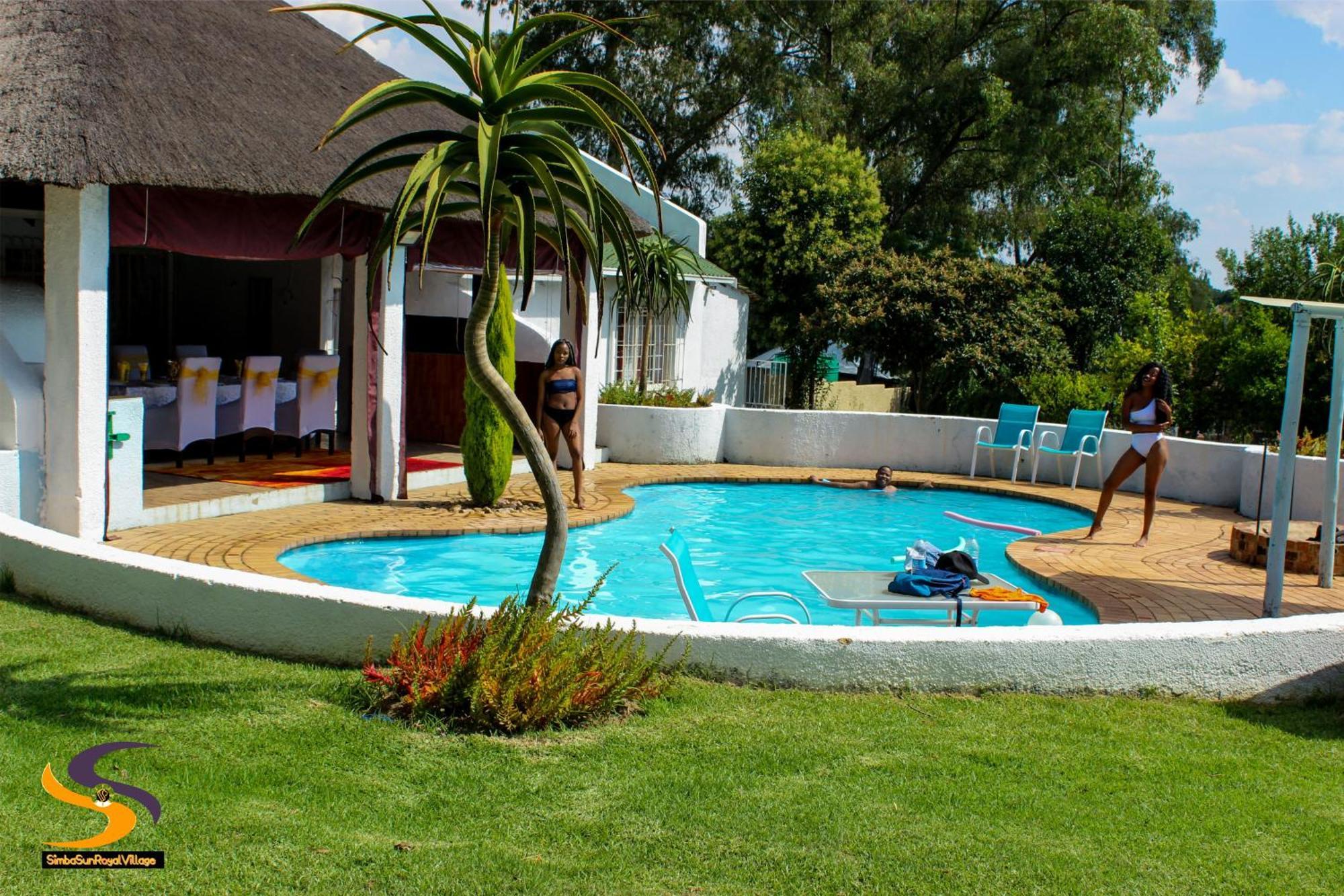 SimbaSun Cottages Midrand Esterno foto
