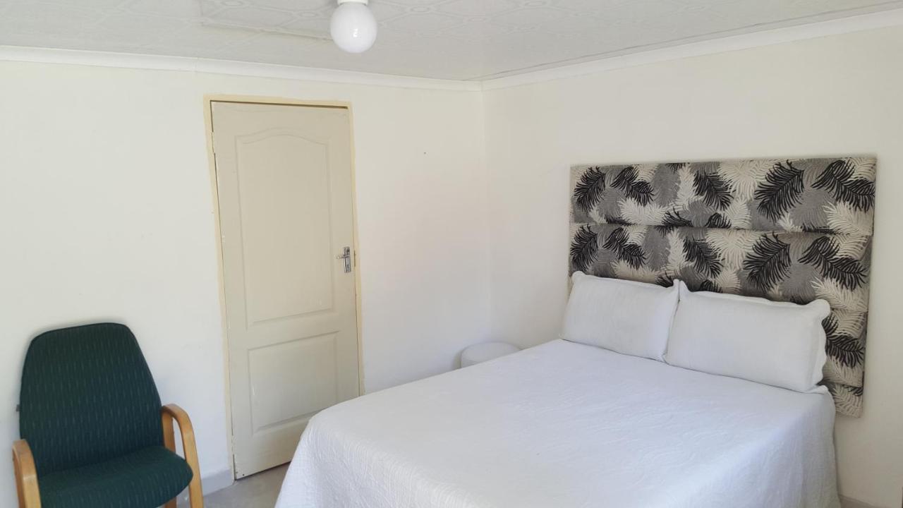 SimbaSun Cottages Midrand Esterno foto