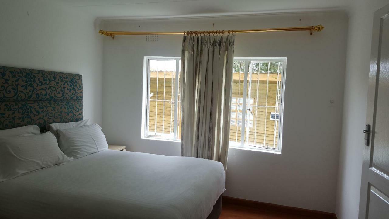 SimbaSun Cottages Midrand Esterno foto