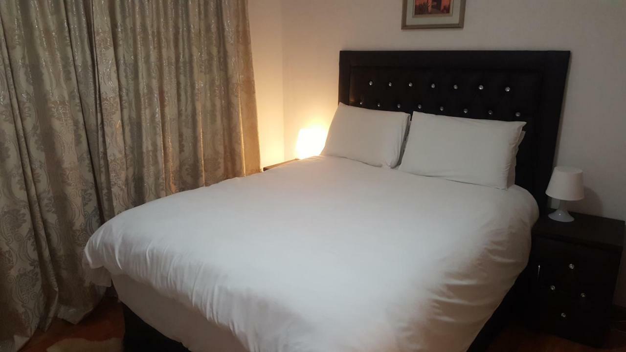 SimbaSun Cottages Midrand Esterno foto
