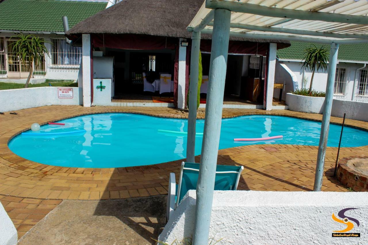 SimbaSun Cottages Midrand Esterno foto