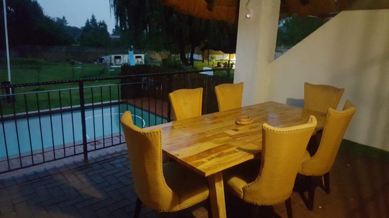 SimbaSun Cottages Midrand Esterno foto