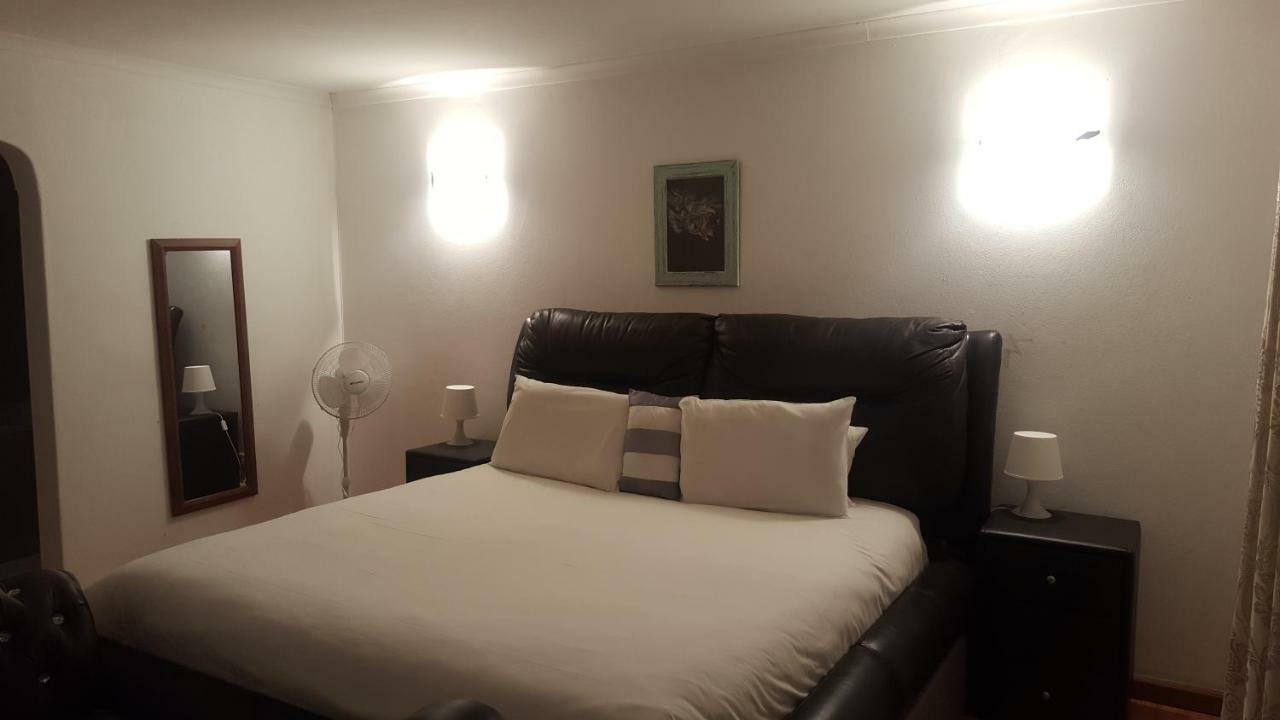 SimbaSun Cottages Midrand Esterno foto