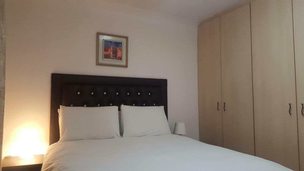 SimbaSun Cottages Midrand Esterno foto