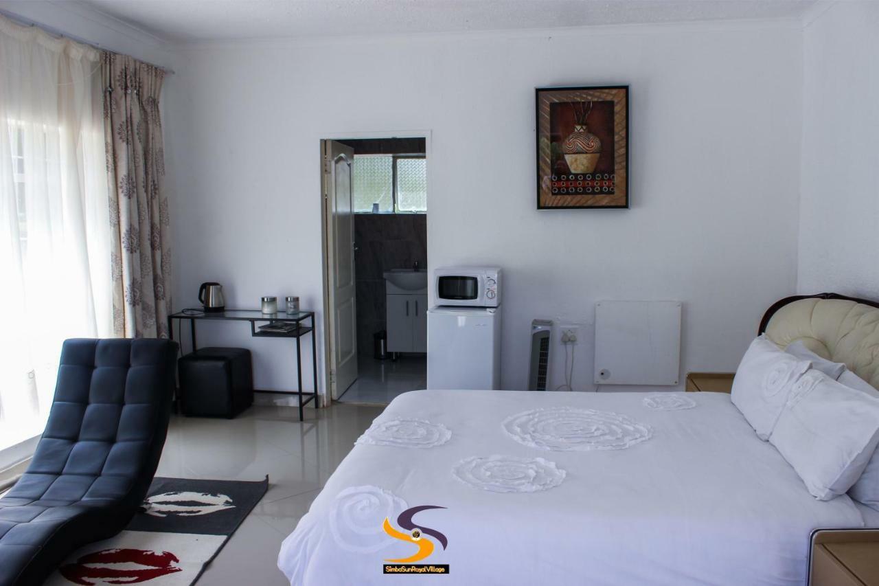 SimbaSun Cottages Midrand Esterno foto